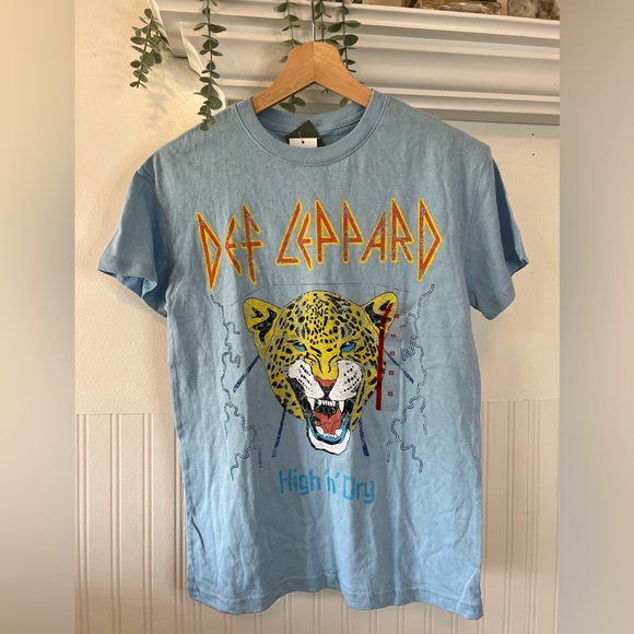 NWT DEF LEOPARD WOMENS/JUNIORS T-SHIRT / SIZE: X SMALL - Picture 1 of 3